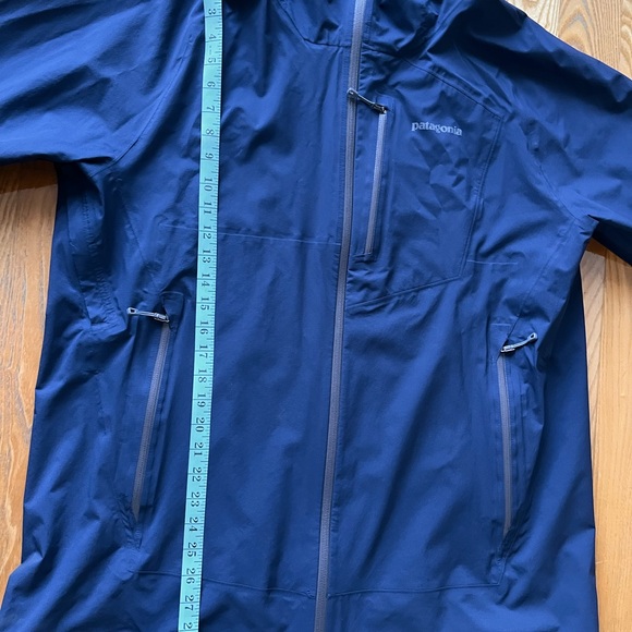 Patagonia Blue Raincoat with Hood and Technical Fabric - Picture 4 of 12